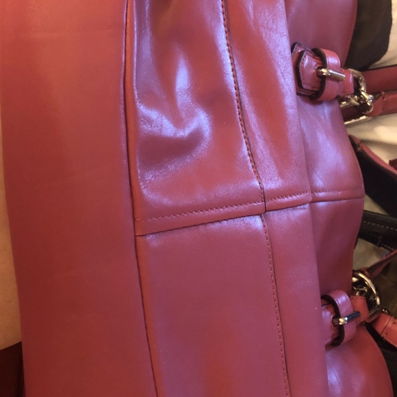 Pink genuine leather coach bag - Picture 2 of 4
